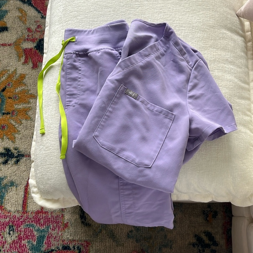 FIGS Scrub Set- XS- Lilac Purple